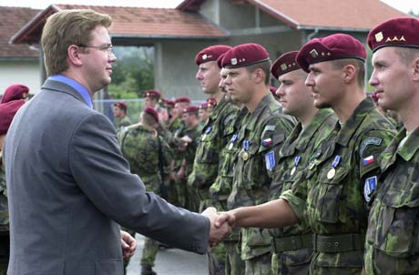 czech soldiers in bosnia recieve peacekeeping medals from th.jpg