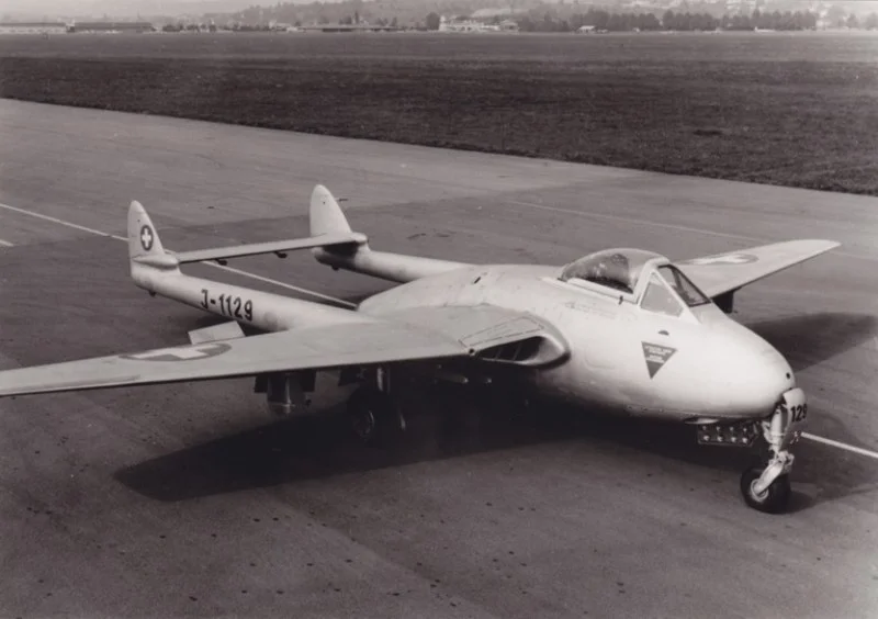 de-havilland-vampire-mk6-trumpeter (1).webp