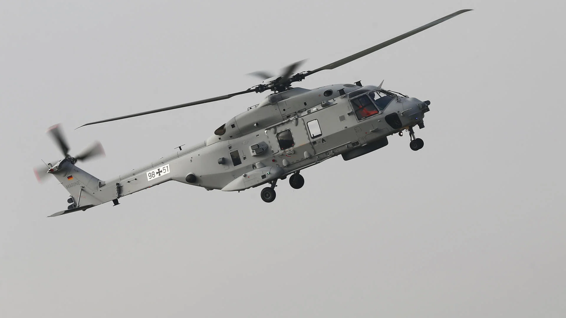 der-marinehubschrauber-nh90-sea-lion-die-neuen-maschinen-werden-in-donauwoerth-stationiert-.jpg