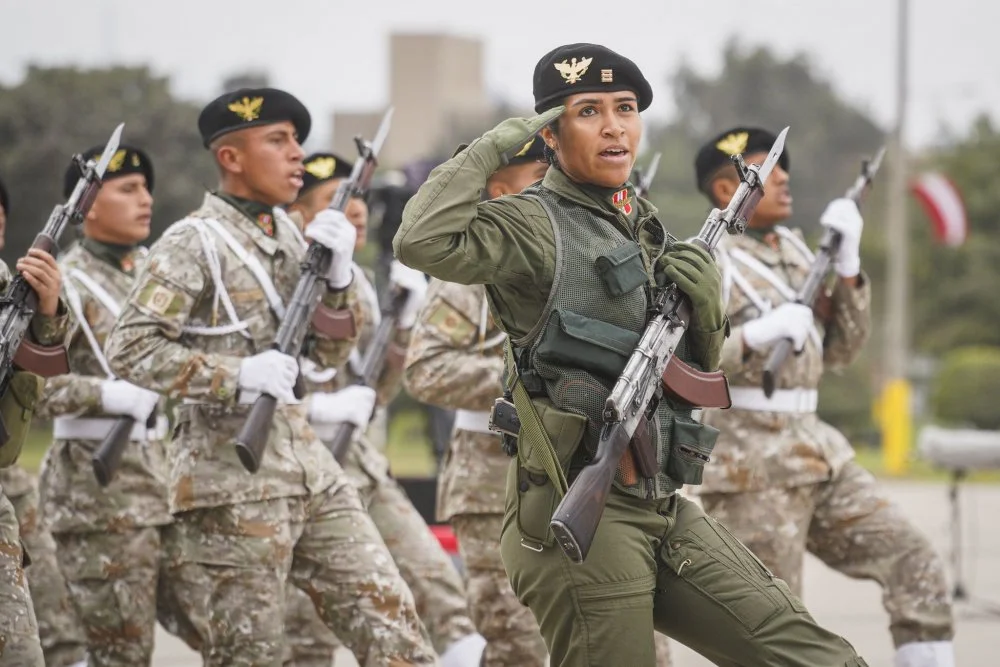 Desfile-militar-Peru-06.webp