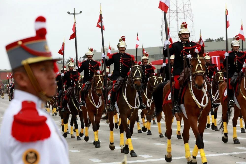 Desfile-militar-Peru-09.webp