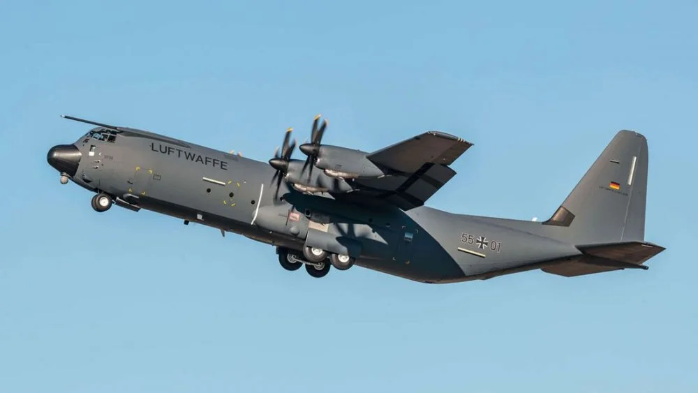 Die-erste-C-130J-30-fuer-die-Luftwaffe-traf-am-19-Februar-2022-in-Evreux-ein--169Gallery-4298...webp