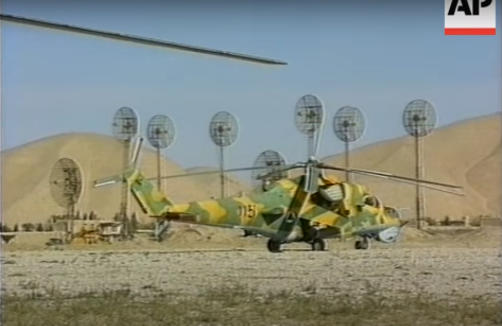 Dostum Mi-24~35 (115) on ground (November 1996).PNG