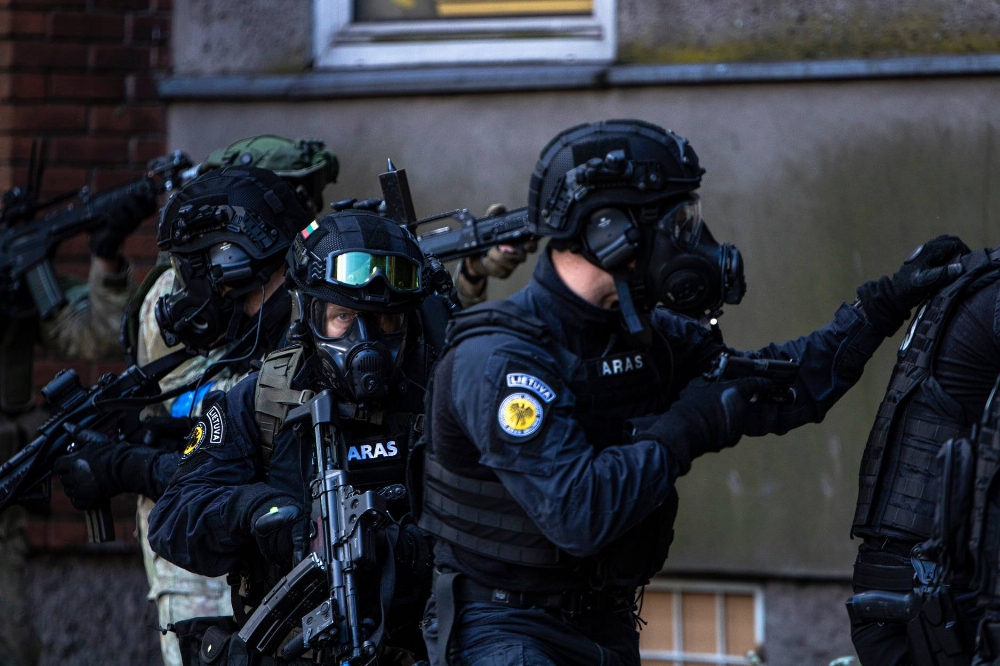 e_anti-terrorist_unit_during_exercises_with_army_2.jpg
