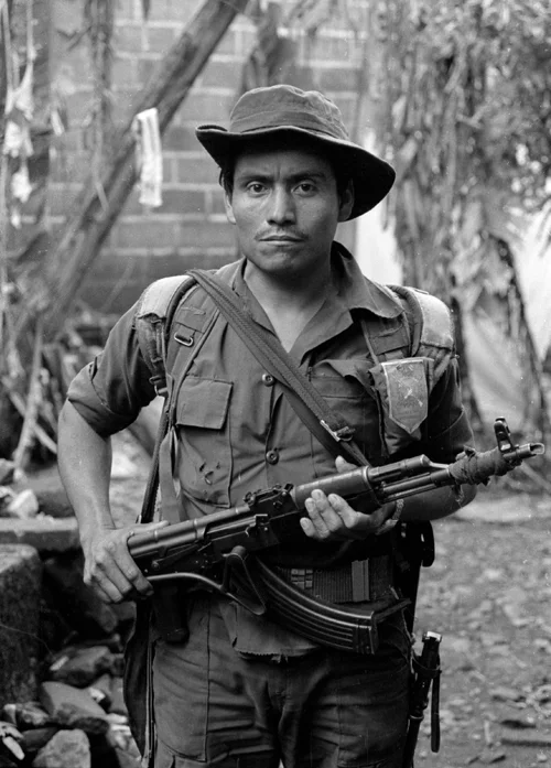 ERP_combatants_Perquín_1990_12.jpg