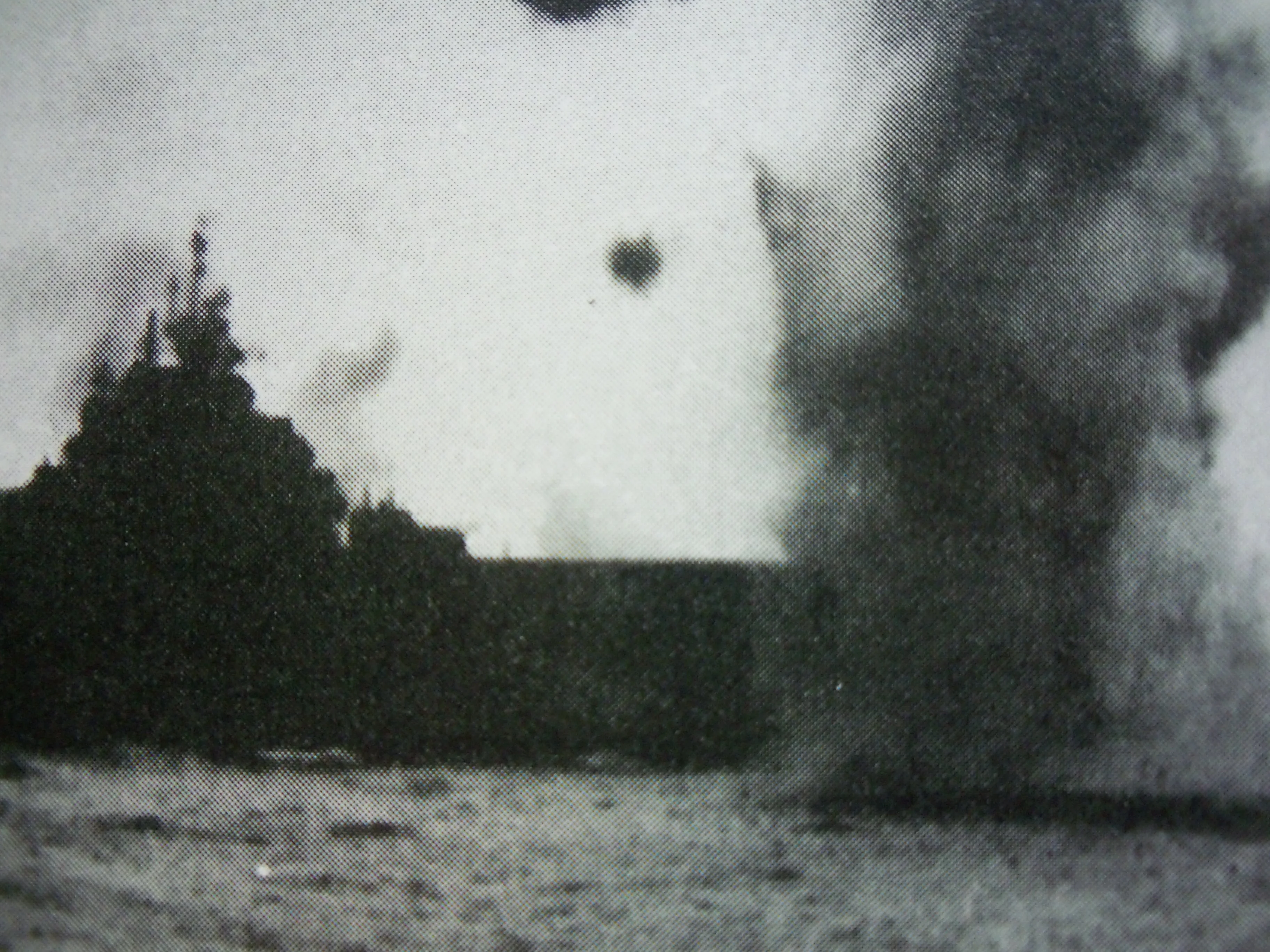 ESSEX CV-9 105 MP Under attack as seen from Randolph CV-15, 14 May, 1945.webp