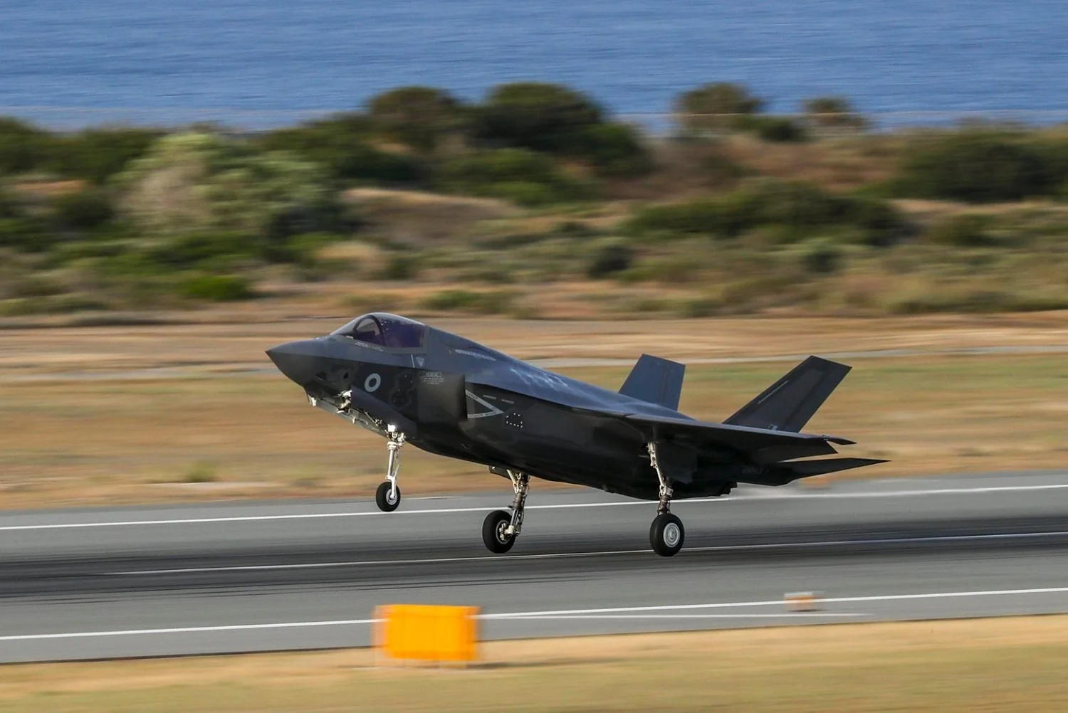 f35b_cypr_04.jpg