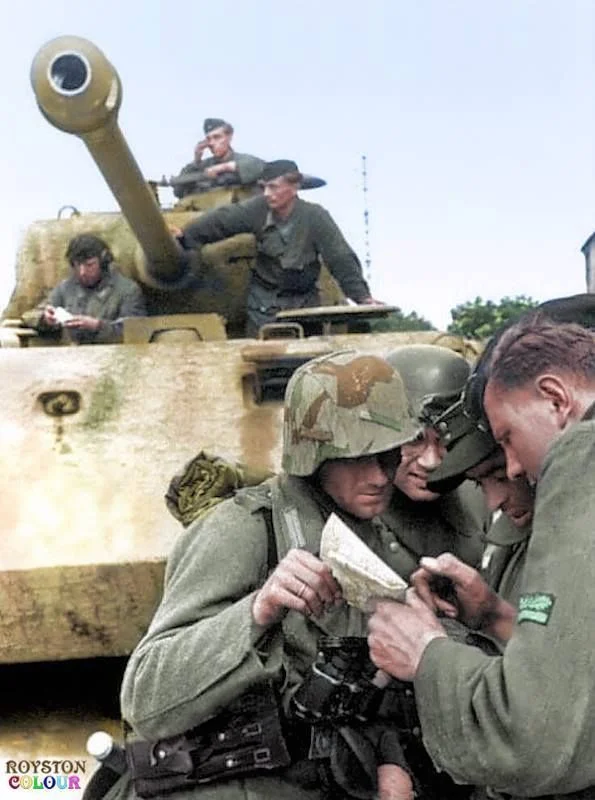 f92460e5f06aa397d4a2e0e9--normandy-france-ww-tanks.webp