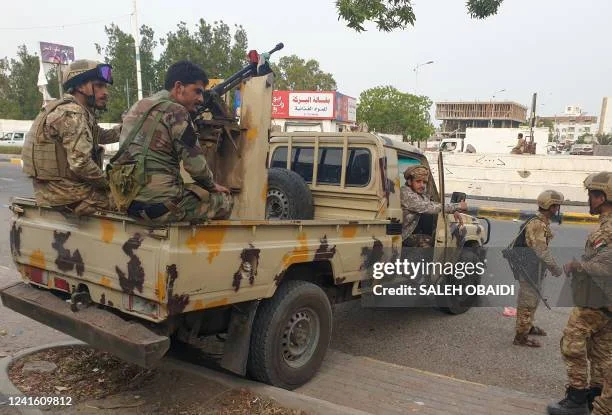 fighters-affiliated-with-yemens-separatist-southern-transitional-council-deploy-around-the (1).webp