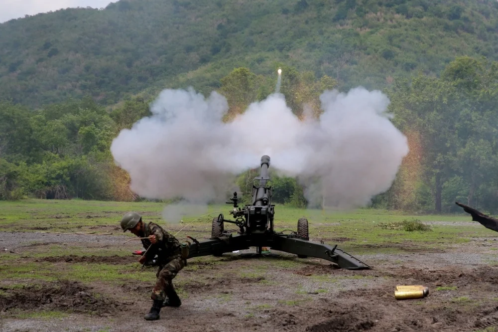 firing_LG1_howitzer_with_extended_range_ammunition.webp