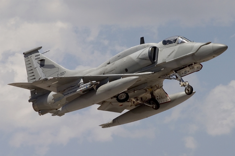 Force_Lockheed_Martin_A-4AR_Fightinghawk_Lofting-2.jpg