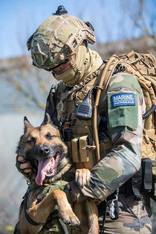 Francia-Marine-K9.webp