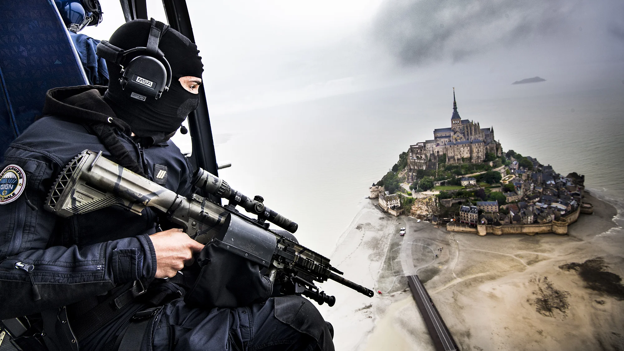 GIGN Mont-Saint-Michel Helo 1.jpg