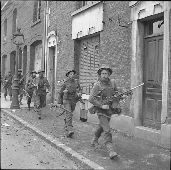 he_British_Army_in_North-west_Europe_1944-45_BU254.webp