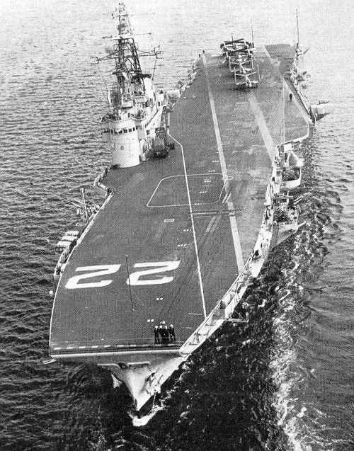 HMCS Bonaventure (CVL-22) aerial view (1962).webp