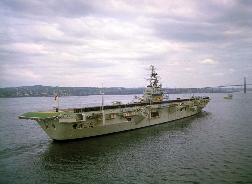 HMCS Bonaventure (CVL-22) in Halifax Harbour.jpg