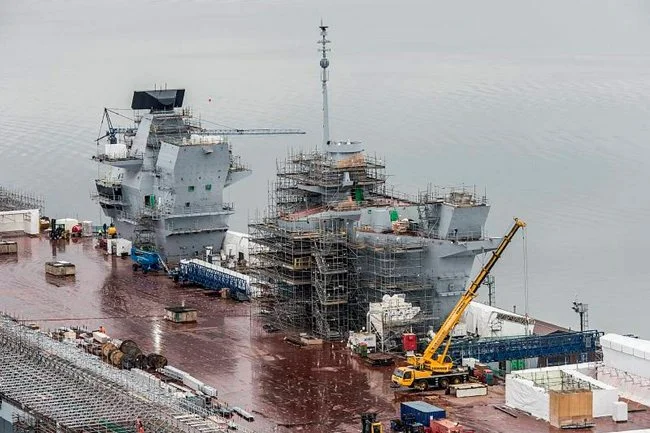 hms queen elizabeth002.webp