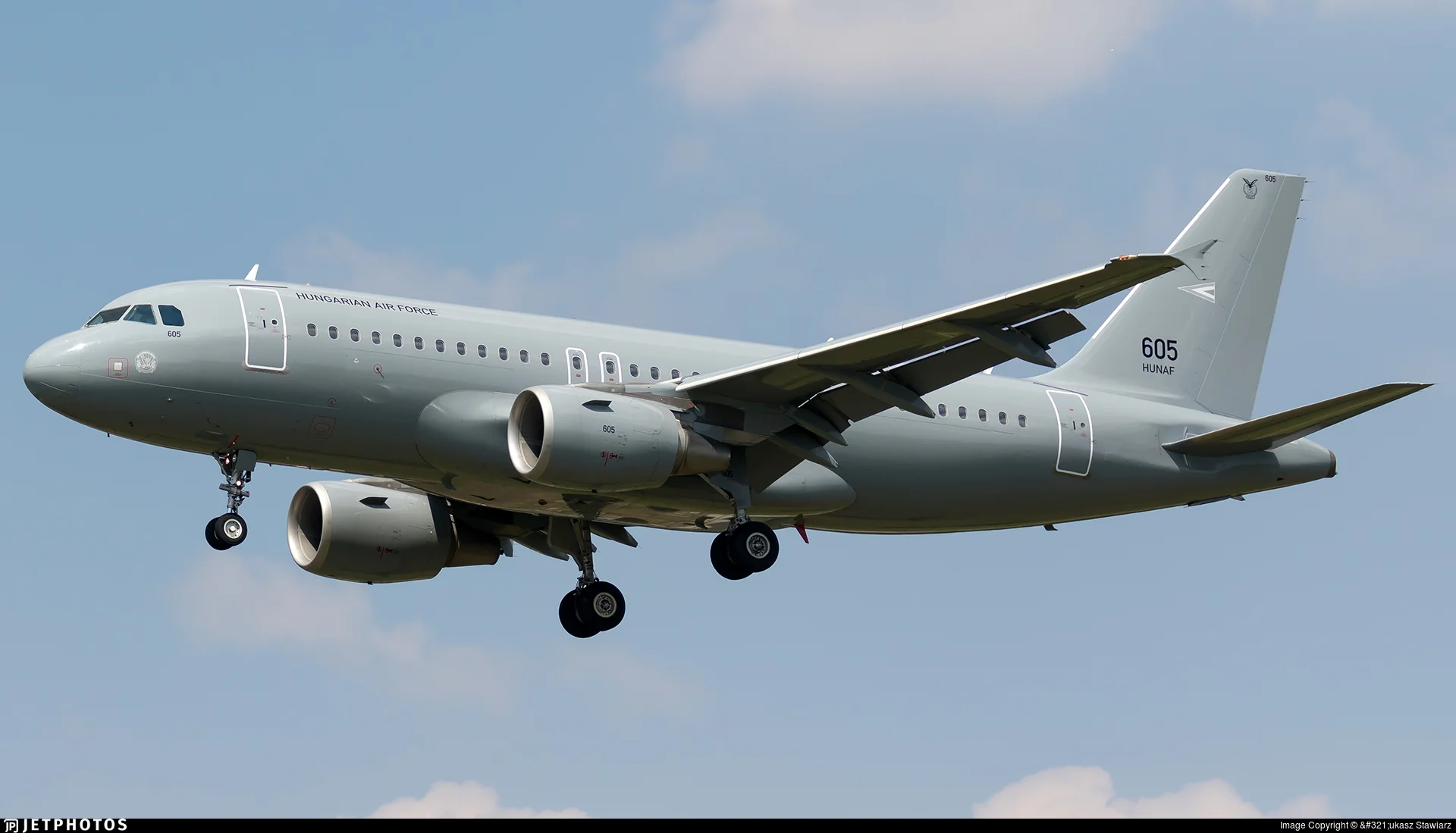 hq airbus 319 HUN.webp