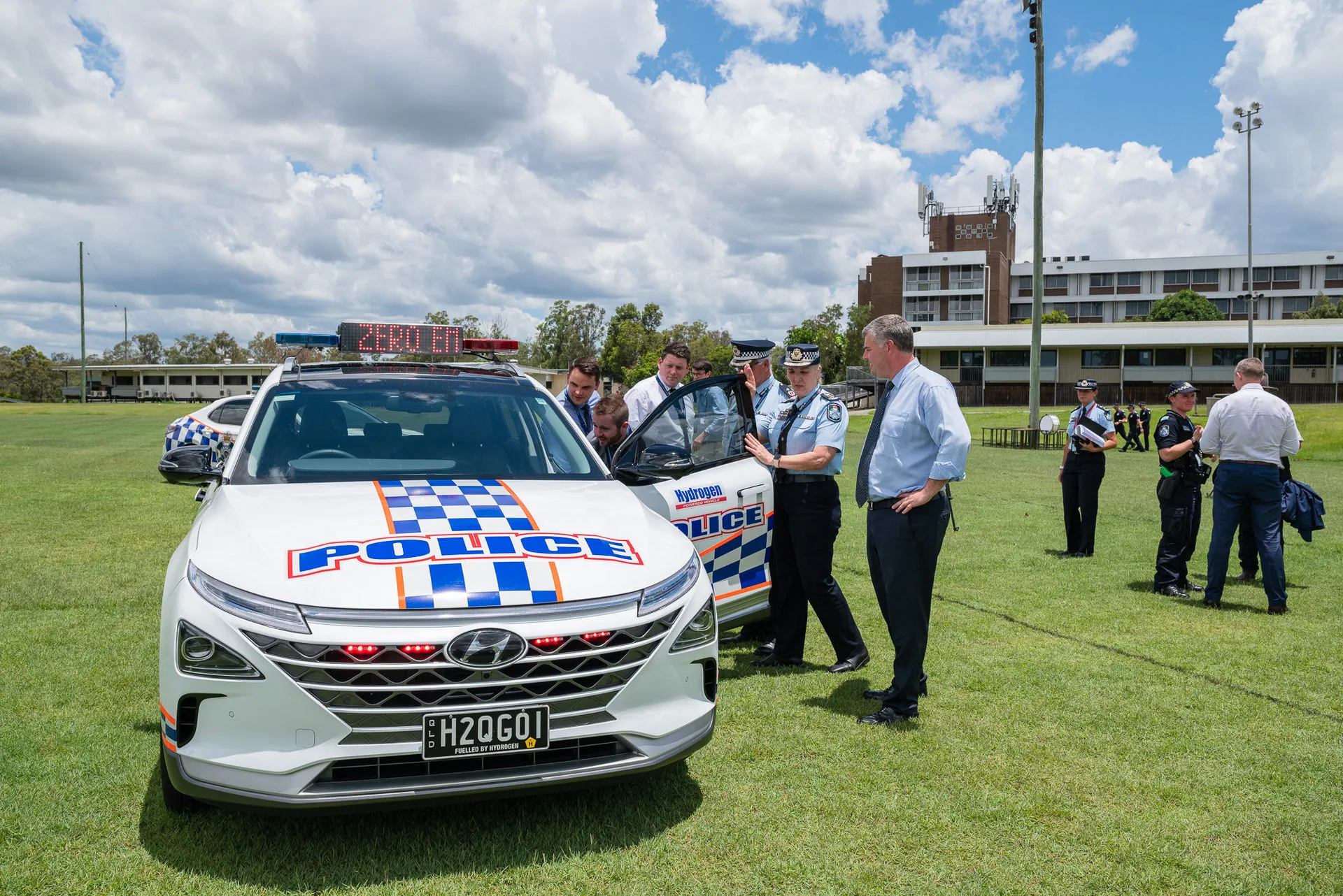 Hyundai-Nexo-Police-4.webp