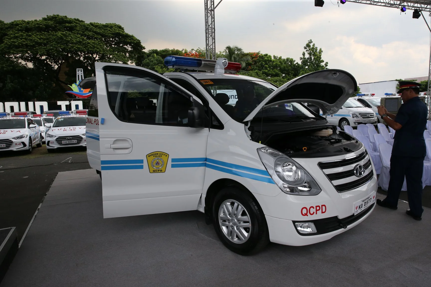 Hyundai_Grand_Starex_Police_Car_PNP.webp