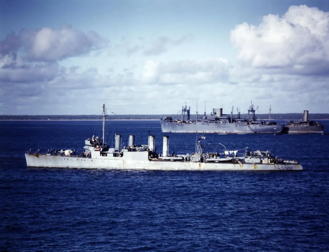 iday-uss-barker-dd-213-on-21-july-v0-l8mlrokqmzid1.webp