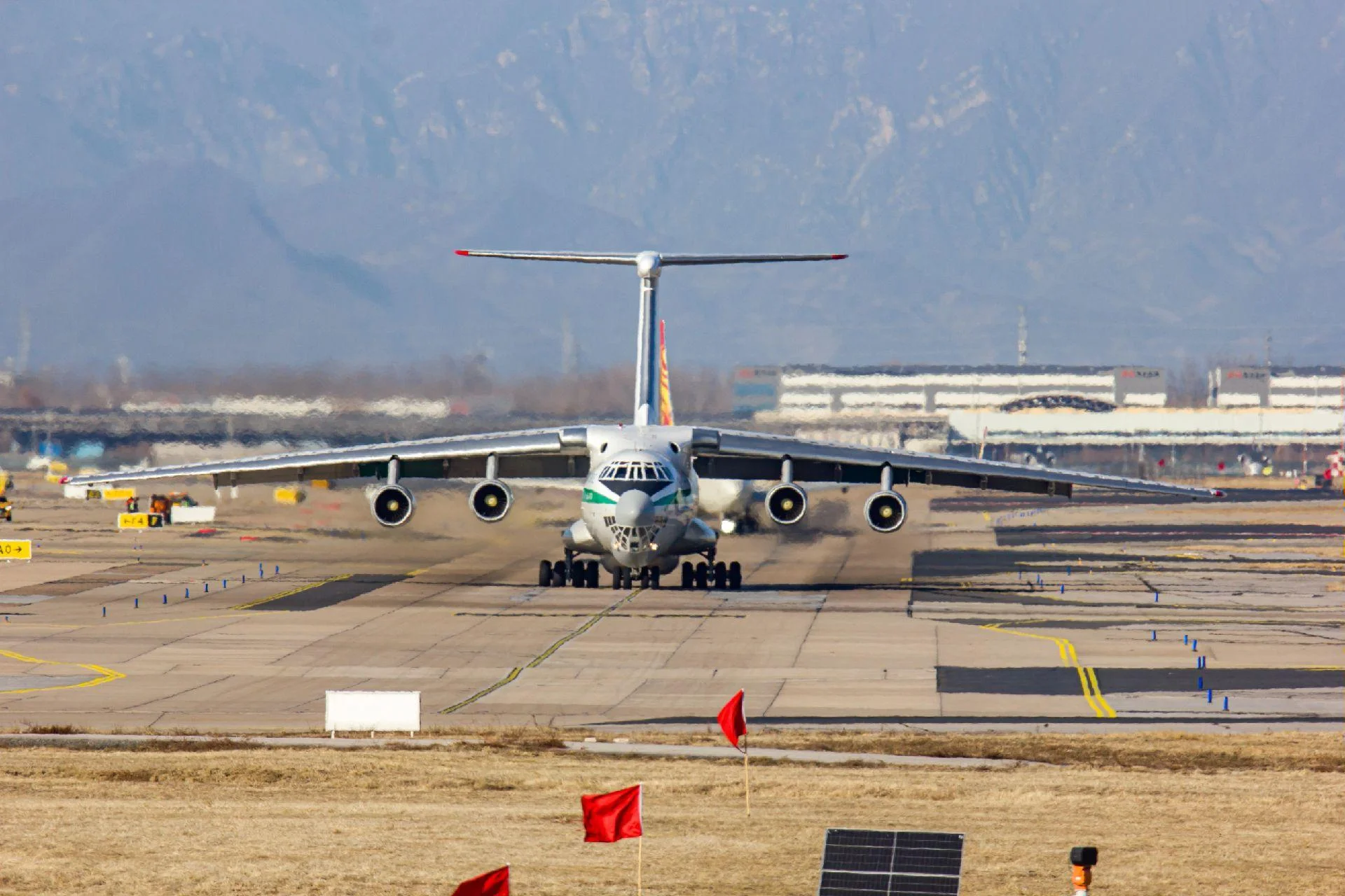 IL-76 7T-WIE departer in beijing 21-01-2025 (5).webp