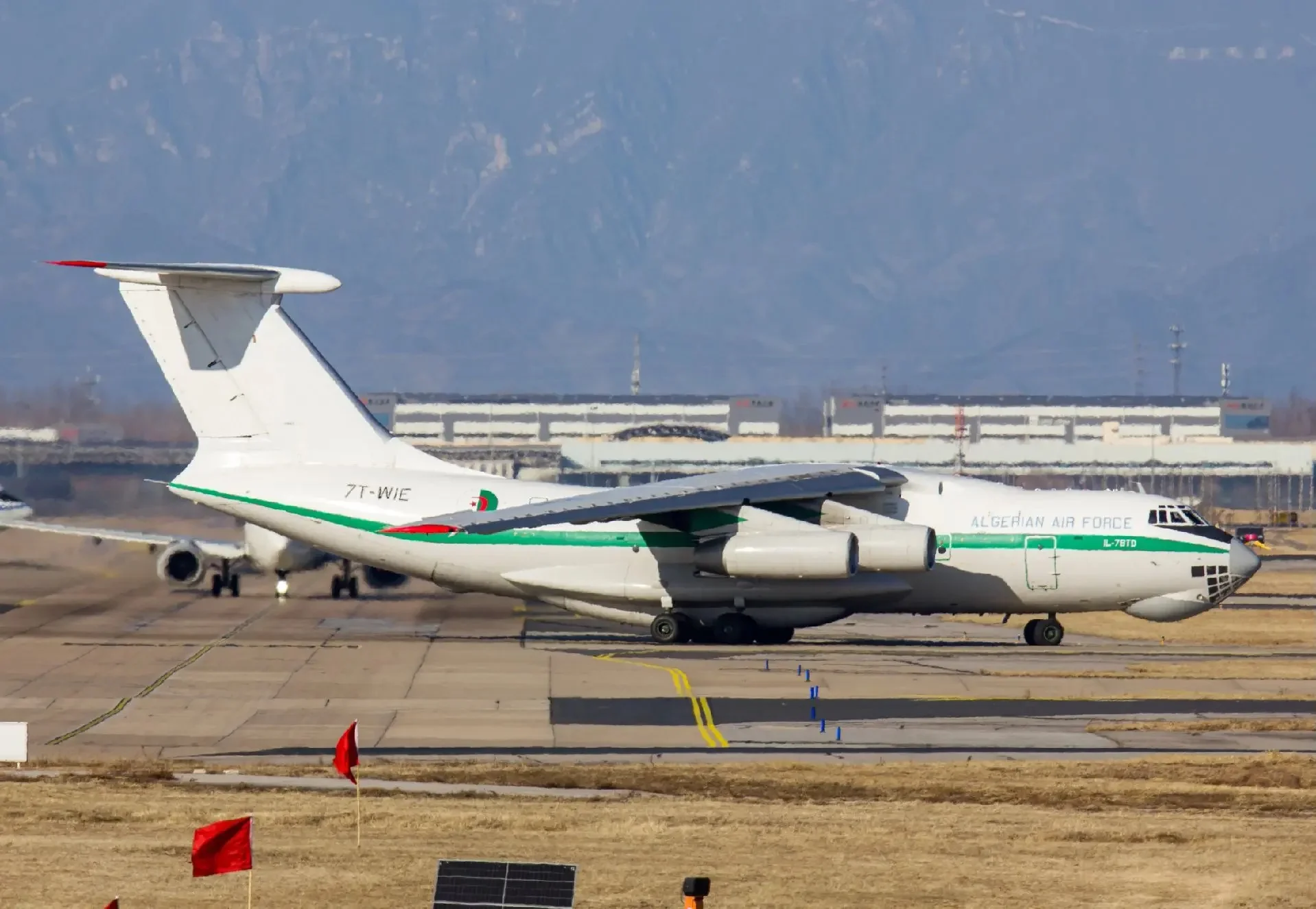 IL-76 7T-WIE departer in beijing 21-01-2025 (6).webp