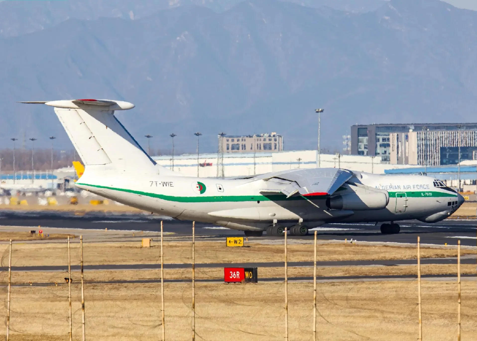 IL-76 7T-WIE departer in beijing 21-01-2025 (8).webp