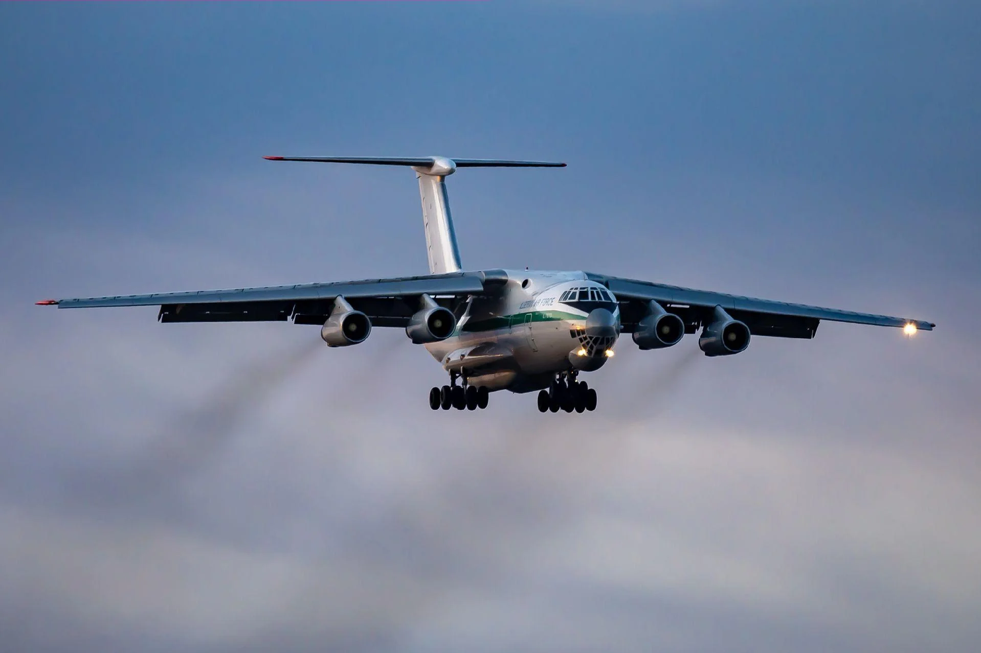 IL-76TD PEK RWY36R 21-01-2025 (1).webp