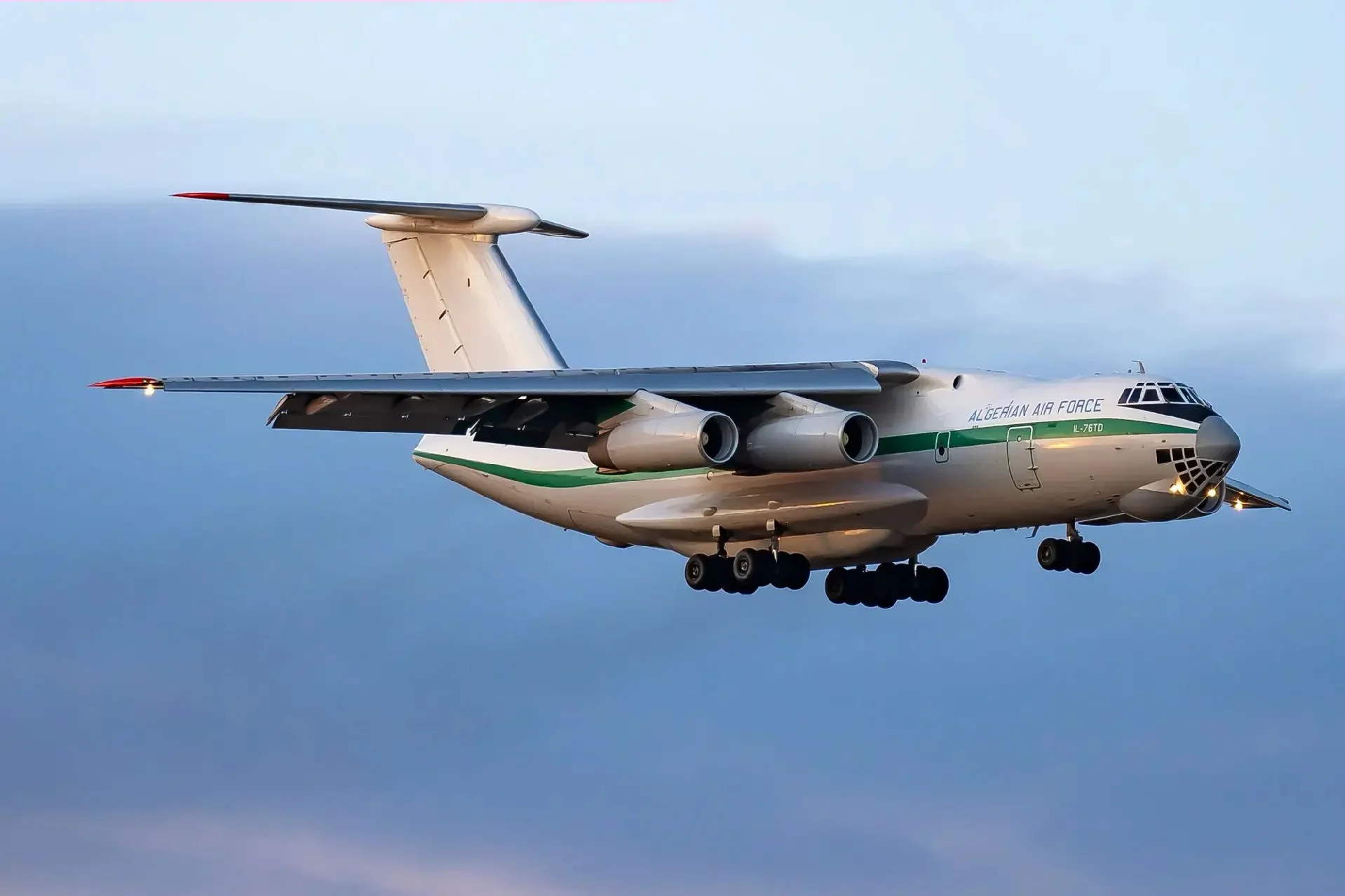 IL-76TD PEK RWY36R 21-01-2025 (2).webp