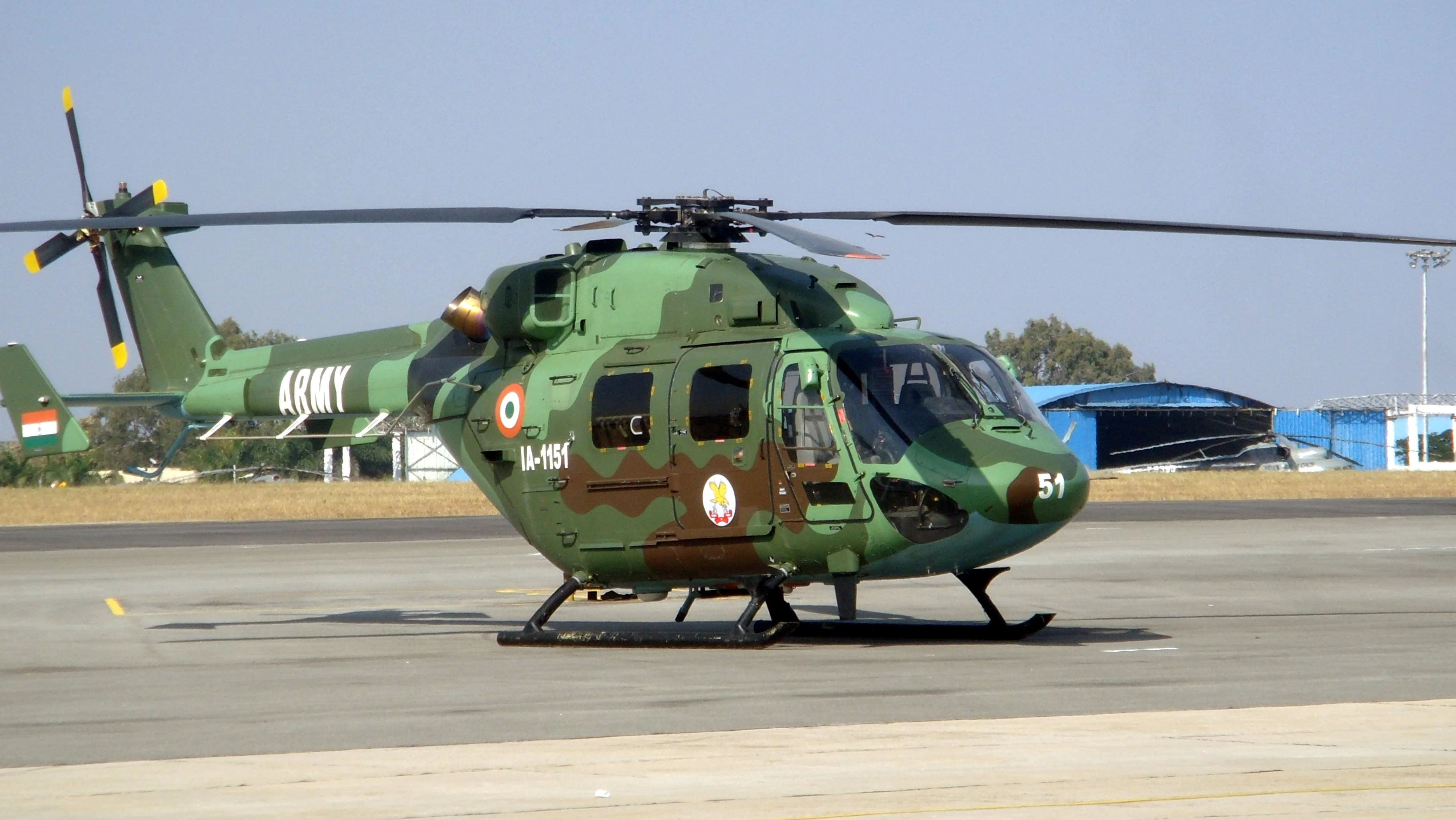 Indian_Army_Dhruv_Helicopter_at_Aero_India_2013.webp