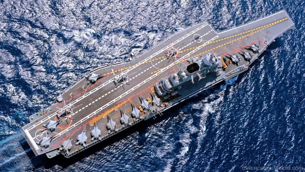 INS Vikramaditya (R33) at sea.webp