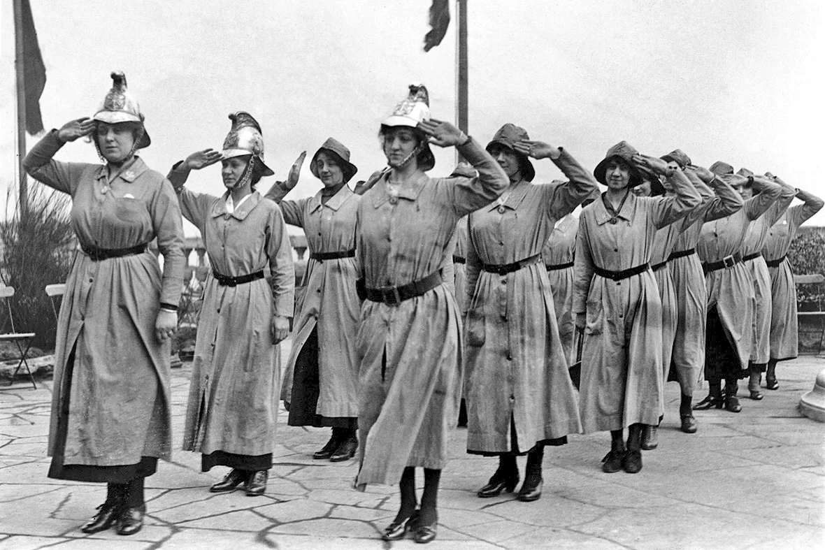 Interesting Photos of Women Workers in England During World War I (1914-1918) (2).webp