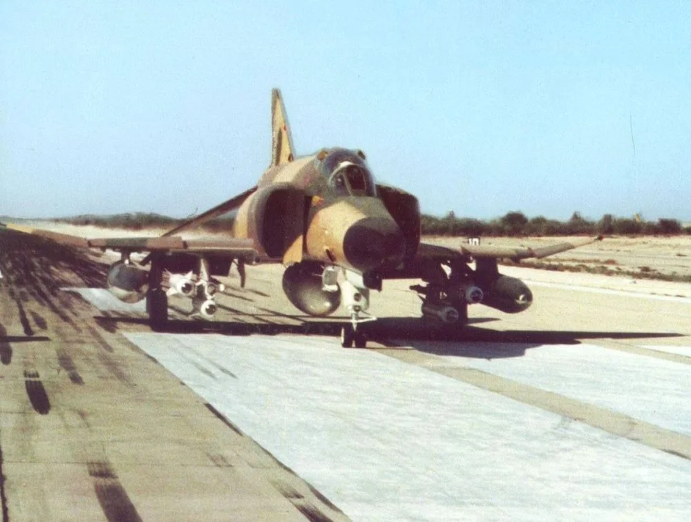 Iranian_F-4E_Phantom_II_armed_with_AGM-65_Maverick.webp