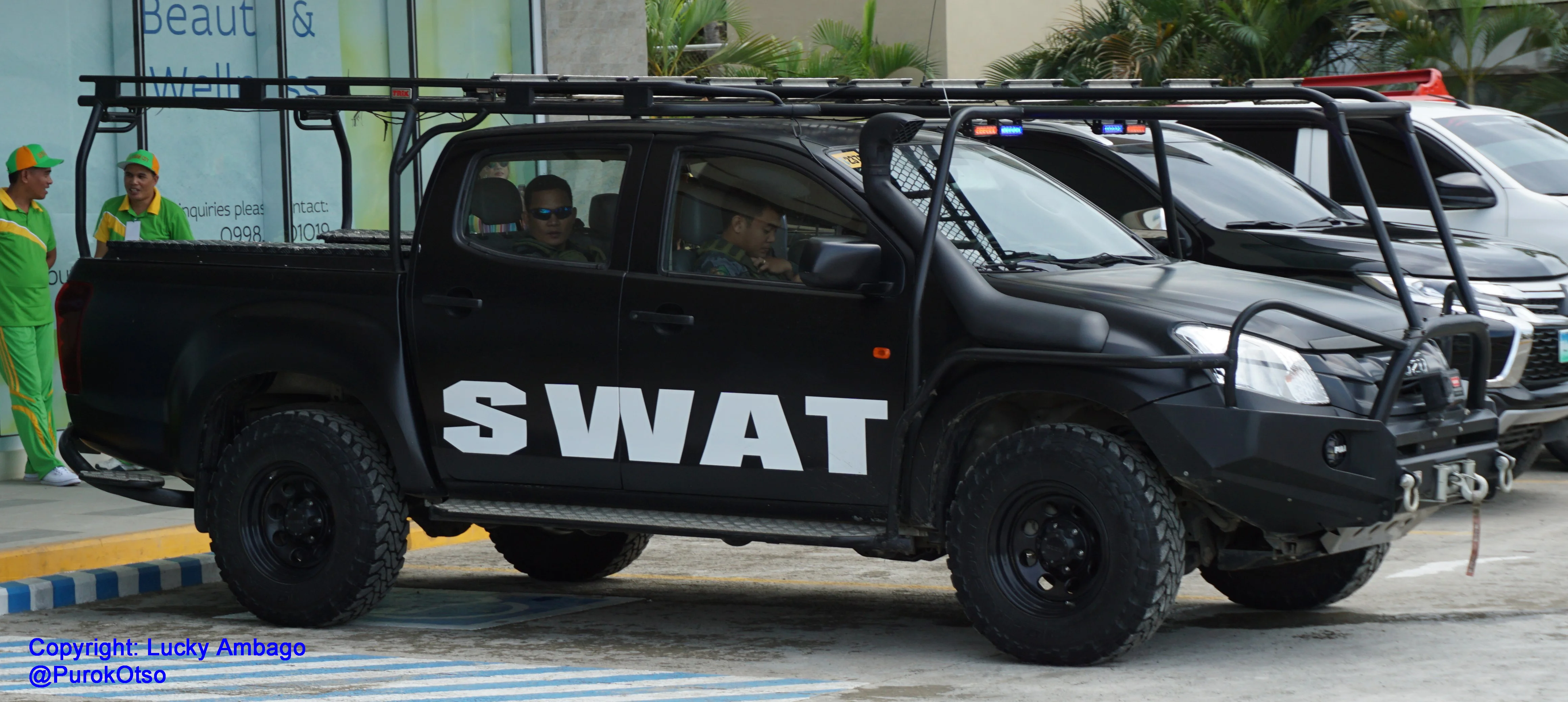 Isuzu_D-Max_Special_weapons_and_Tactics_Vehicle_of_PNP_13th_RPSB.webp