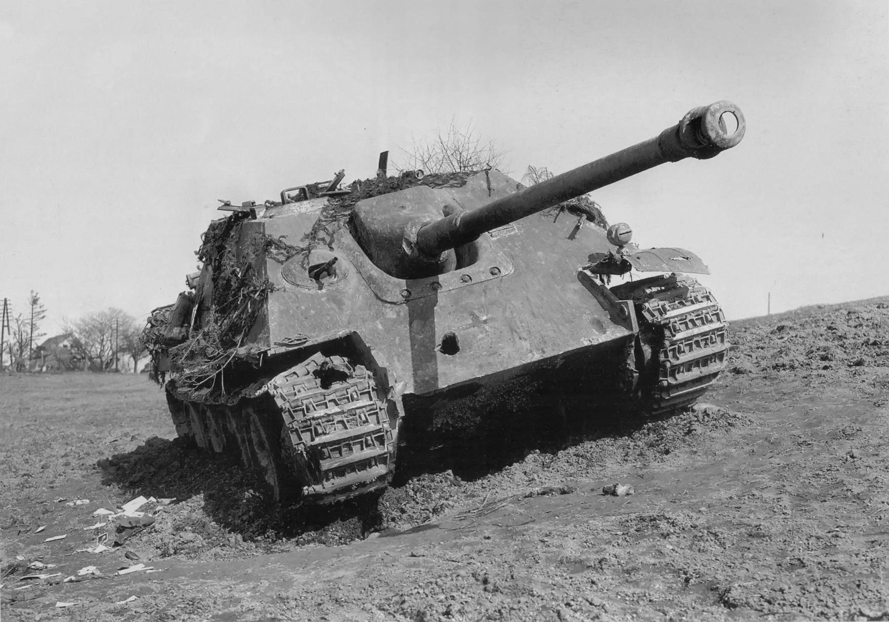 Jadgpanther_of_Panzergruppe_Hudel_March_1945.webp