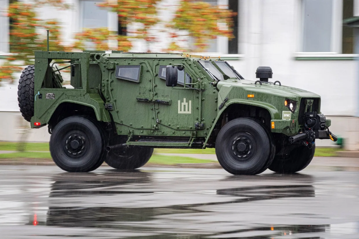 Joint_Light_Tactical_Vehicles_of_the_Lithuanian_Armed_Forces_2021-Aug-17_Rukla.webp