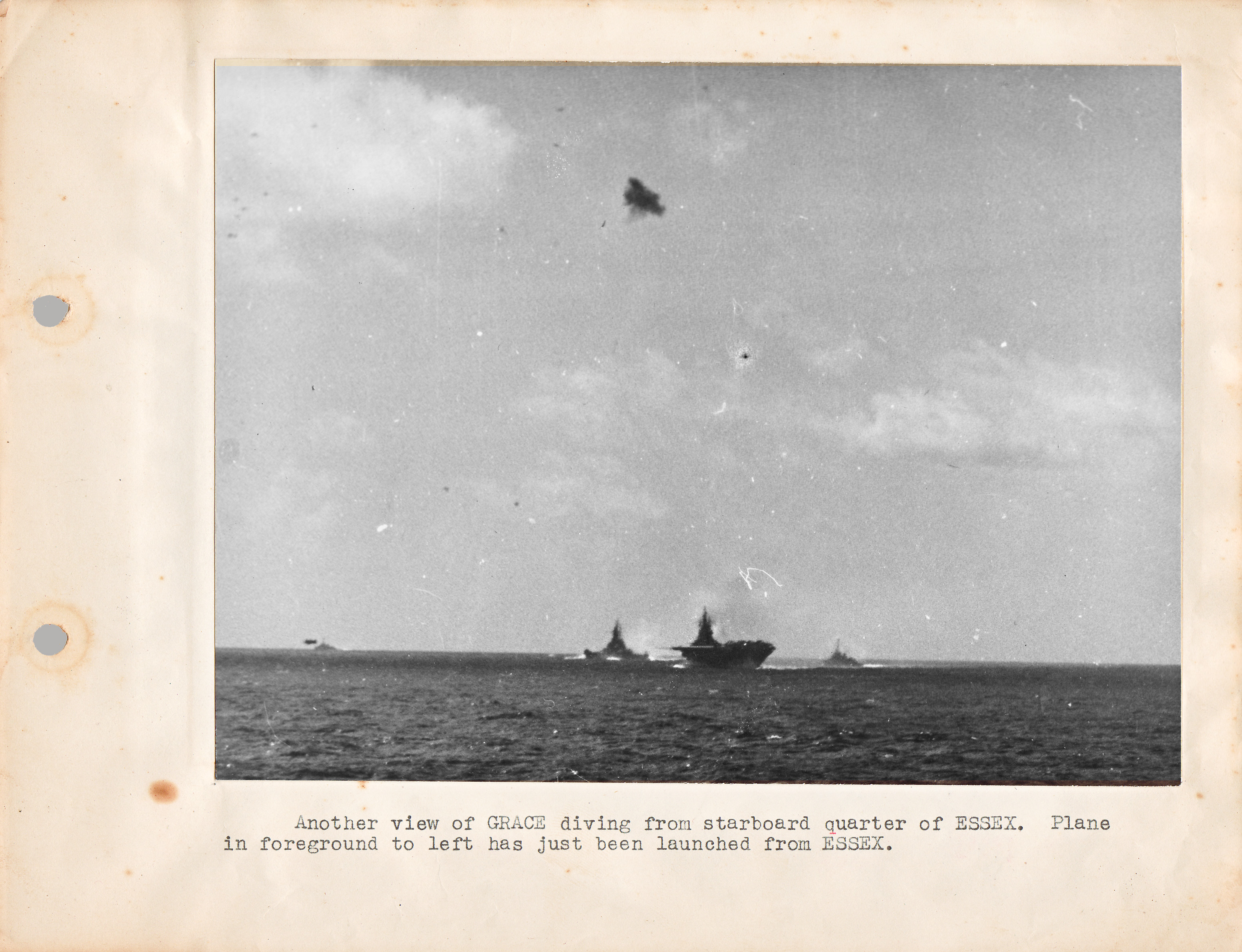 Kamakazi attack on ESSEX 11-25-1944.jpg
