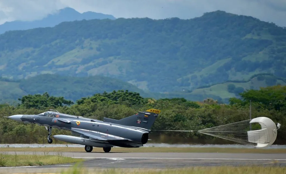 kfir-aterrizando.webp