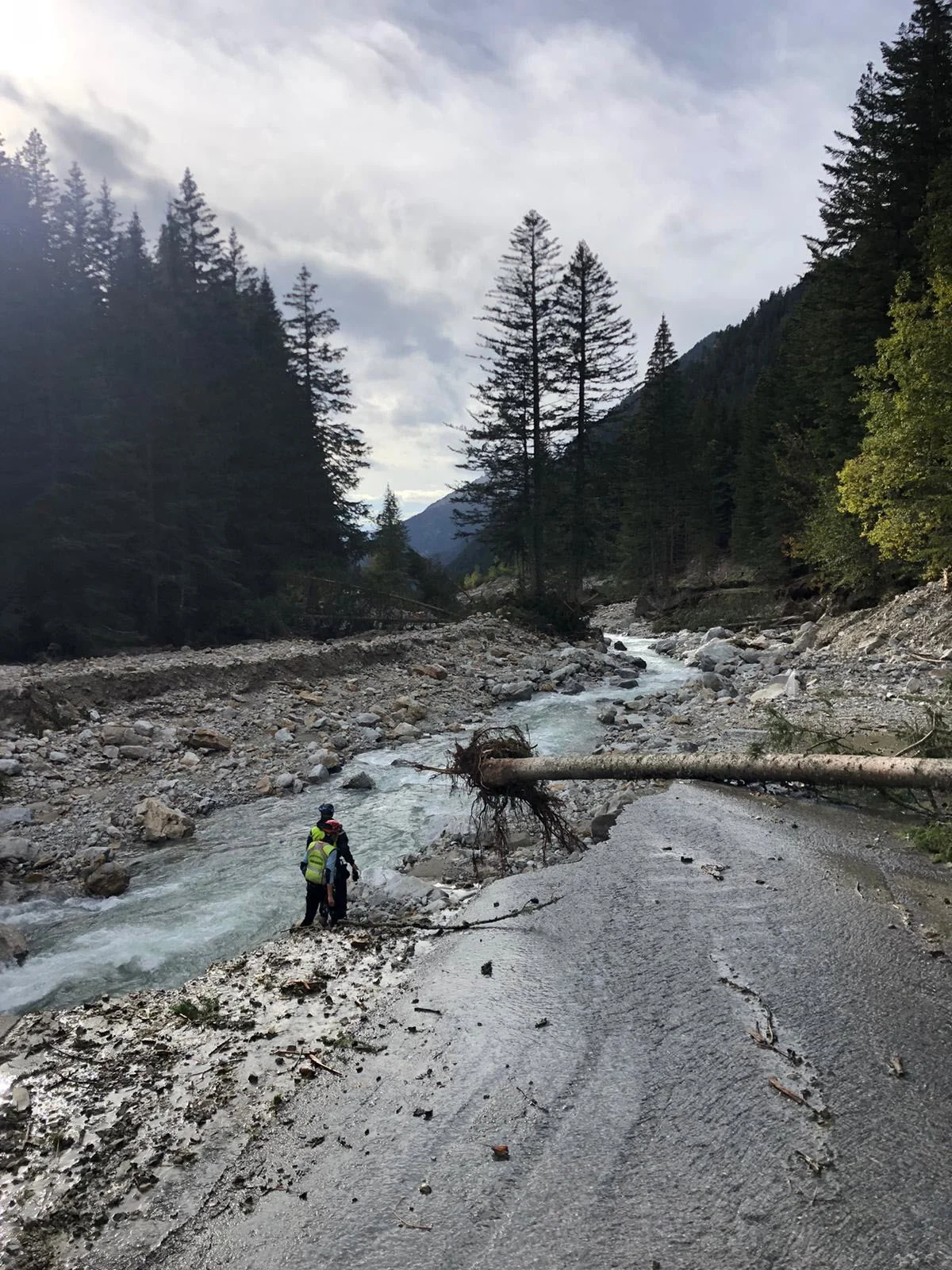 la-crue-torrentielle-de-la-vesubie-a-redessine-la-vallee-emportant-tout-sur-son-passage-route...webp