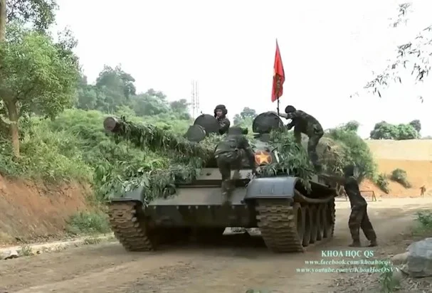 lan-dau-tien-xe-tang-t-62-viet-nam-xuat-hien-voi-so-luong-lon-Hinh-11.webp