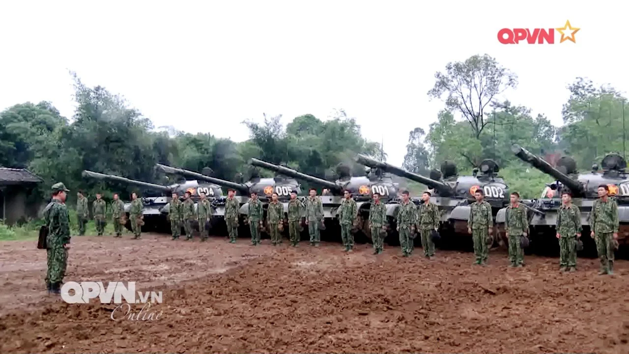 lan-dau-tien-xe-tang-t-62-viet-nam-xuat-hien-voi-so-luong-lon.webp