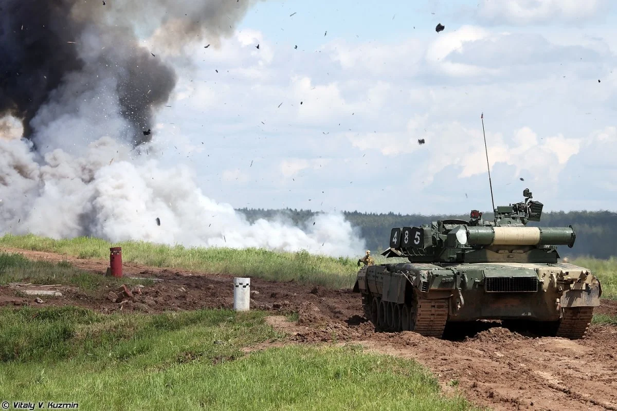 live firing T-80U tanks.webp