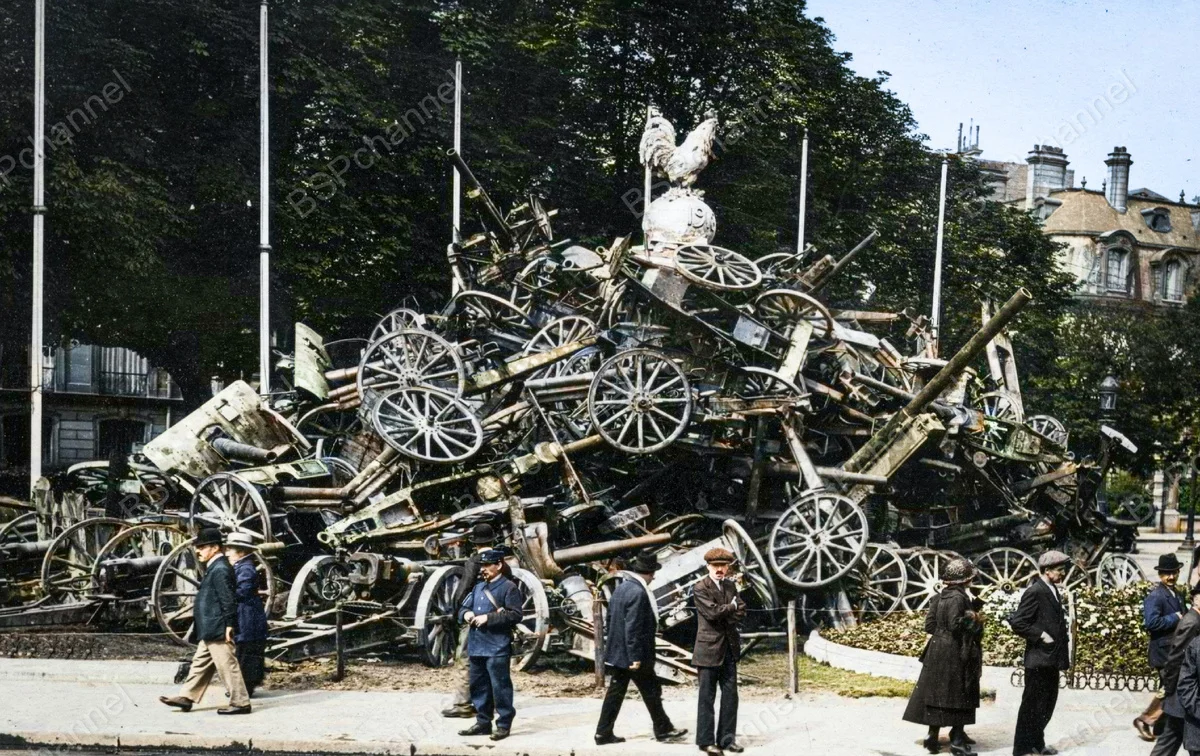 m8DumpofGunsParis1919.webp