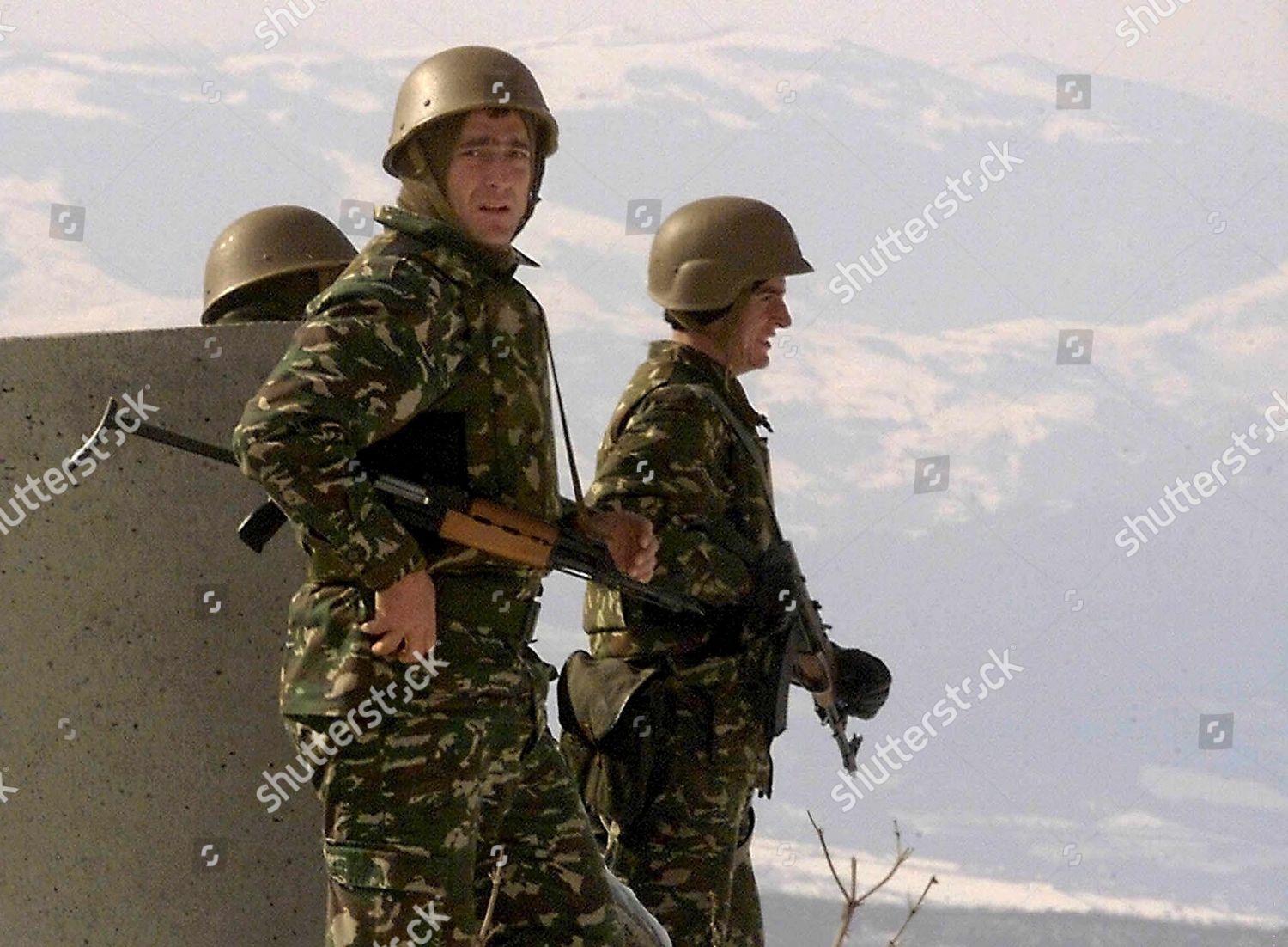 macedonian-kosovo-border-feb-2001-shutterstock-editorial-8482548a.jpg