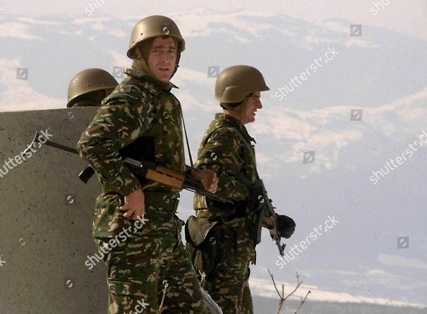 macedonian-kosovo-border-feb-2001-shutterstock-editorial-8482548a.webp