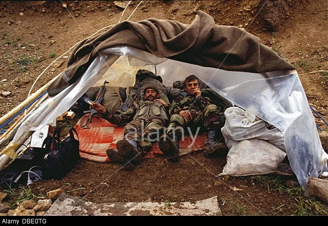 march-1995-northern-iraq-turkish-soldiers-take-a-rest-during-cross-DBE0TG.webp