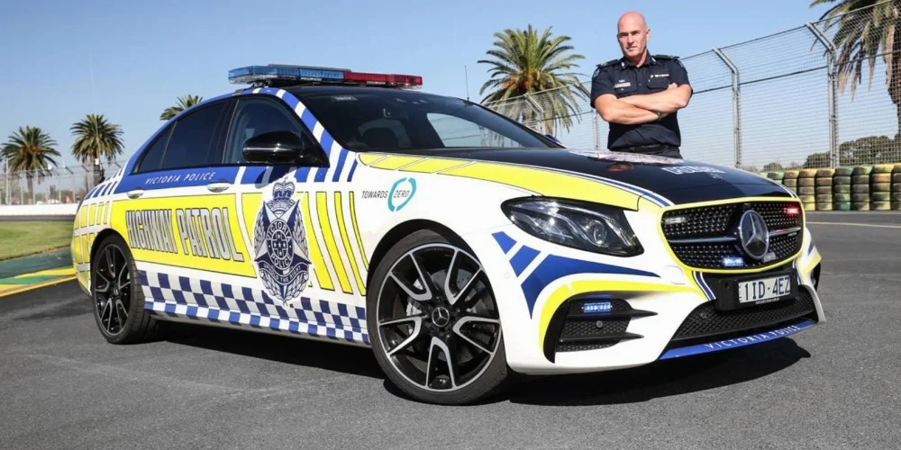 Mercedes-AMG-E43-Australian-police-1-3184.jpg