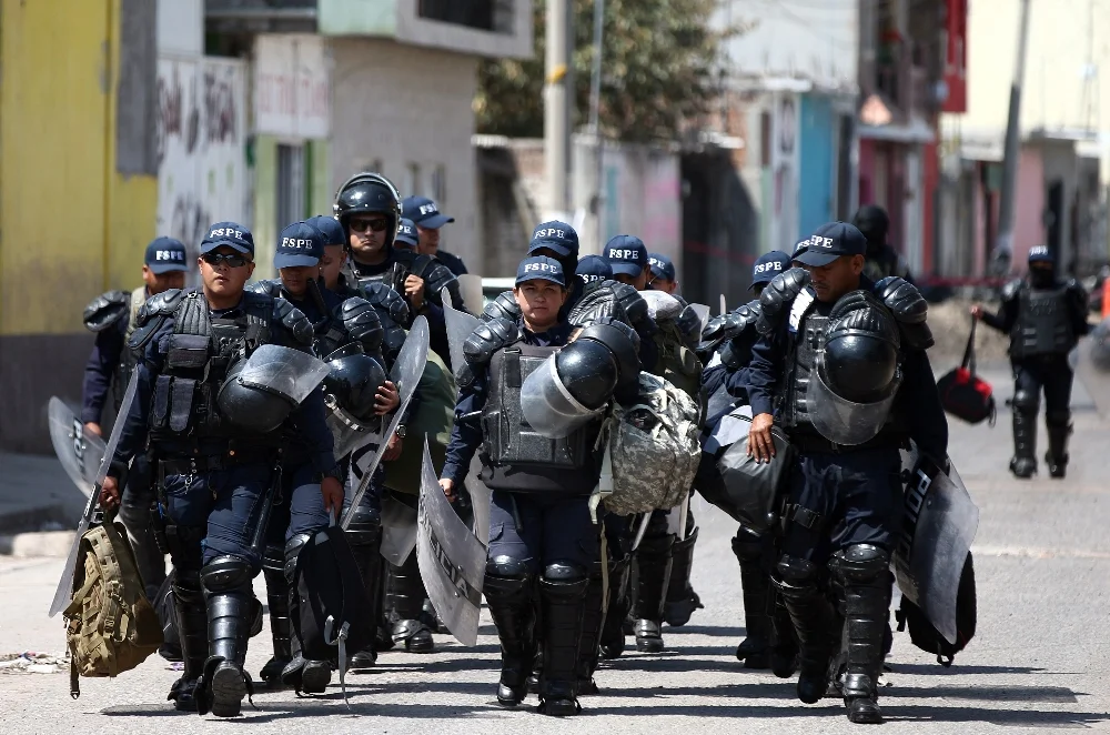 mexico_police_001.webp