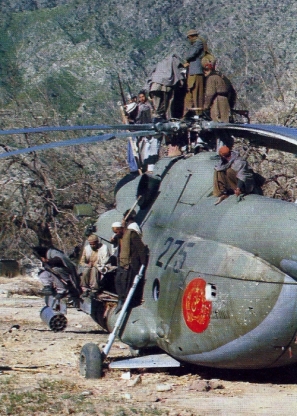 Mi-8 AAF derribado 18-07-1979 con Mujahidines encima (Air International).jpg